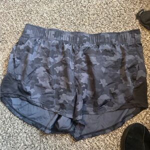 Athletic Works Women's Black Camo Shorts